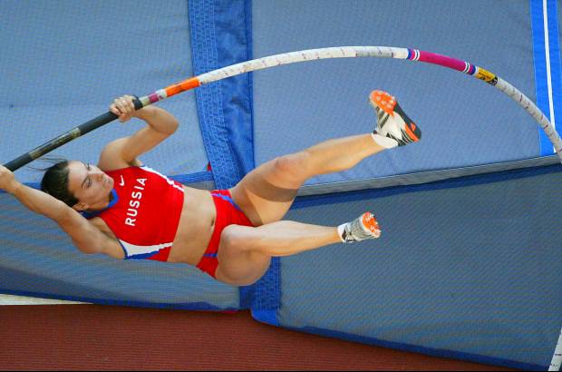 Archivo - La atleta Yelena Isinb&#225;yeva compite en salto con p&#233;rtiga. Gan&#243; oro en los ol&#237;mpico de 2004 y 2008, adem&#225;s es la actual campeona europea. La rusa ha batido la plusmarca mundial de salto con p&#233;rtiga femenino en 28 ocasiones.