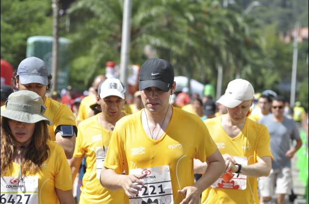 Esteban Jaramillo y Sebastián Salazar - Más de 10 mil competidores se dieron cita en esta histórica cita deportiva que se corría en las modalidades de 5, 10, 21 y 42 kilómetros