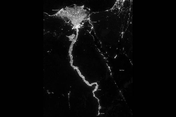 Nasa - Foto: Egipto, ciudades de El Cairo y Alejandr&#237;a, se ve parte del r&#237;o Nilo. Se trata de una composici&#243;n para la que se han utilizado im&#225;genes captadas por el sat&#233;lite ambiental con &#243;rbita polar Suomi NPP, un proyecto conjunto de la Nasa y de la Administraci&#243;n Nacional de Oc&#233;anos y Atm&#243;sfera de Estados Unidos.
