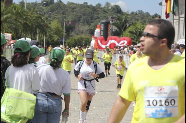 Esteban Jaramillo y Sebastián Salazar - Más de 10 mil competidores se dieron cita en esta histórica cita deportiva que se corría en las modalidades de 5, 10, 21 y 42 kilómetros.