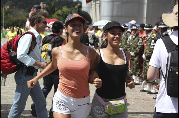 Esteban Jaramillo y Sebastián Salazar - Más de 10 mil competidores se dieron cita en esta histórica cita deportiva que se corría en las modalidades de 5, 10, 21 y 42 kilómetros.