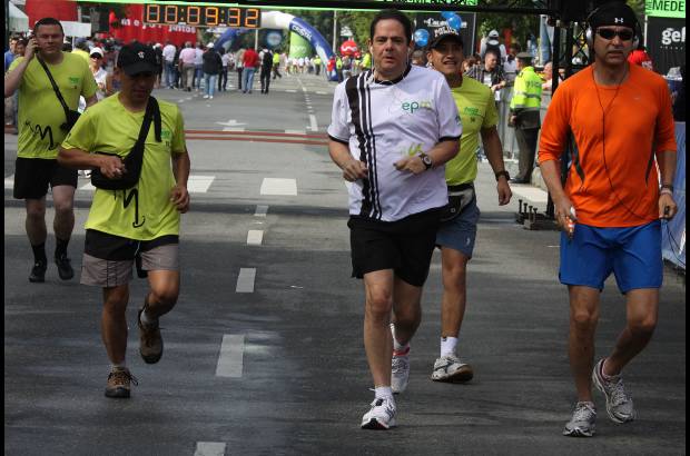 Donaldo Zuluaga - El ministro Vargas Lleras destac&#243; la masiva participaci&#243;n en la competencia.
