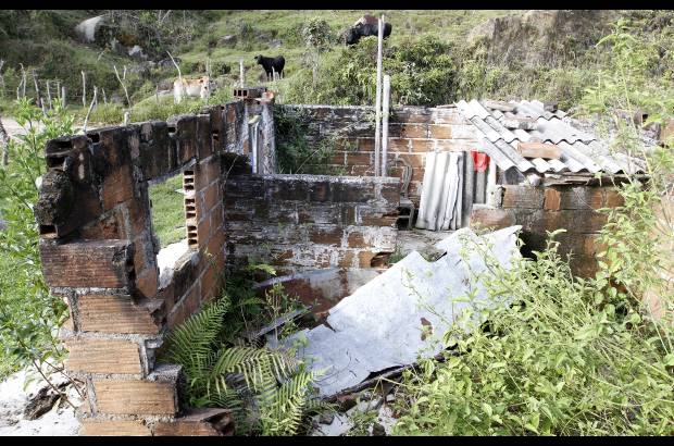 Donaldo Zuluaga - Uno de los frentes de trabajo est&#225; en la vereda Buenavista, donde en 2006 las minas hirieron a dos campesinos y un caballo.