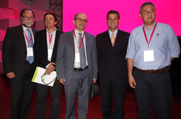 Fotos Julio C&#233;sar Herrera - Ricardo Haussman, Juan Esteban Calle, Jorge Giraldo, Carlos Raul Yepes y Juan Carlos Ospina.