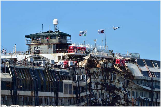 AFP - Le quedan pocos meses de vida a este crucero en el que un d&#237;a el lujo inund&#243; los pasillos, pero que ahora es solamente ruina.