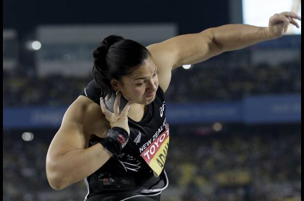 AP - La neozelandesa Valerie Adams y su lanzamiento de bala.