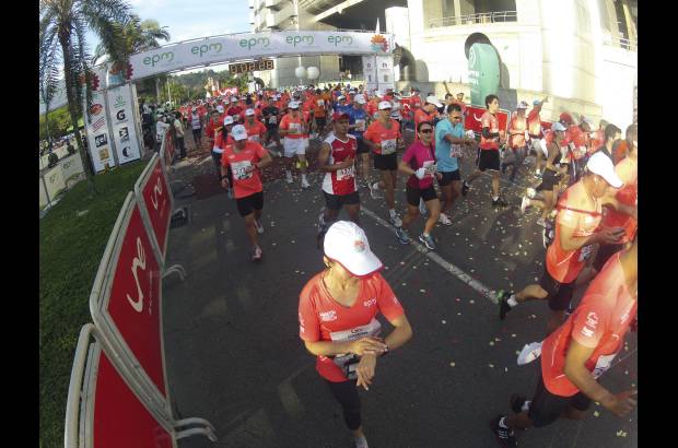 Esteban Jaramillo y Sebastián Salazar - Más de 10 mil competidores se dieron cita en esta histórica cita deportiva que se corría en las modalidades de 5, 10, 21 y 42 kilómetros.