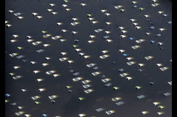 AP - Las autoridades sitúan en 533 el número de muertos causados por las inundaciones y en 2,9 millones las personas damnificadas.
