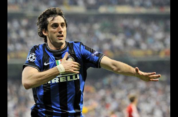 AP - Milito terminó el torneo como el tercer mejor goleador con seis dianas, a dos del máximo artillero, su compatriota Lionel Messi.