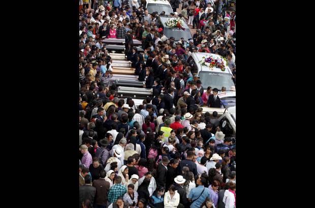 Foto Manuel Saldarriaga, enviado especial - La comunidad rindió un homenaje a los labriegos, víctimas de la violencia.