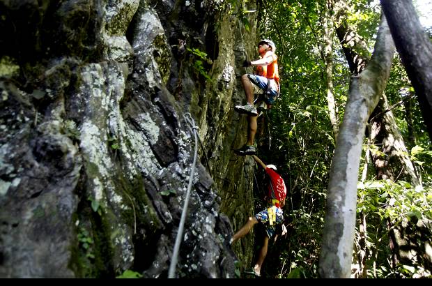 Foto Julio C&#233;sar Herrera - La aventura prima en la Reserva Natural Ca&#241;&#243;n del R&#237;o Claro.