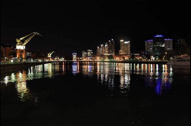 Diego Gonz&#225;lez - Puerto Madero, en el coraz&#243;n de Buenos Aires, es uno de los 48 barrios en los que se divide la capital argentina. Su nombre lo lleva como tributo a Eduardo Madero.