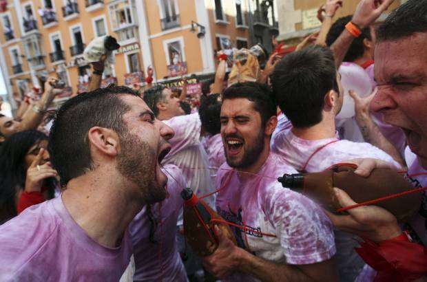 Reuters - Los Sanfermines son famosos en el mundo entero por los peligrosos y emocionantes encierros que se celebran a primera hora de la mañana.