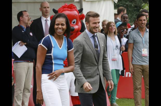 Reuters - La primera dama de Estados Unidos, Michelle Obama, compartió un rato con el futbolista David Beckham antes de la inauguración de los Juegos.