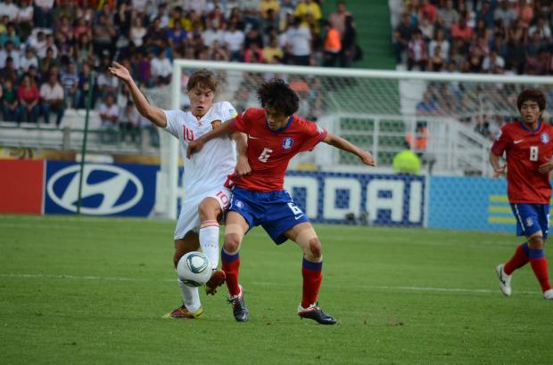 Colprensa - Los jugadores de la selecci&#243;n espa&#241;ola consideran que la victoria lograda ante Corea del Sur &quot;a penaltis y despu&#233;s de haber sufrido mucho&quot; los va &quot;a reforzar mucho&quot; para el resto del campeonato, seg&#250;n explic&#243; Jorge Resurecci&#243;n.