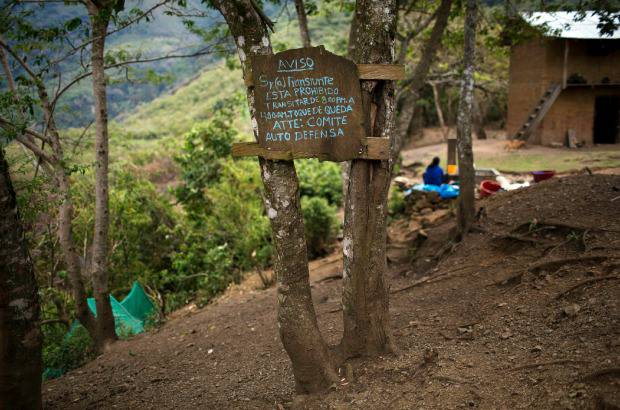 AP - Todos eran campesinos de pueblos altiplánicos arrasados que apostaron por la neutralidad durante el conflicto armado entre Sendero y las fuerzas de seguridad que dejó 70.000 víctimas entre 1980 y 2000, según un informe de la Comisión de la Verdad.