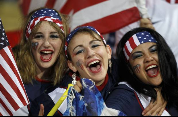 Reuters - Estados Unidos cont&#243; con un gran apoyo desde las tribunas.