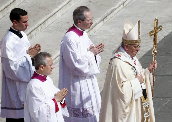 Reuters - La mexicana Guadalupe Garc&#237;a Zavala, conocida como madre Lupita, y el italiano Antonio Primaldo, tambi&#233;n fueron proclamados santos.
