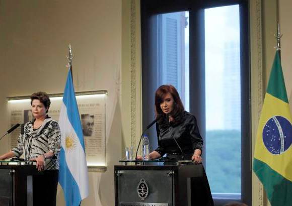 Reuters - Entre los documentos firmados se destacan convenios de integraci&#243;n en materia energ&#233;tica y fronteriza.