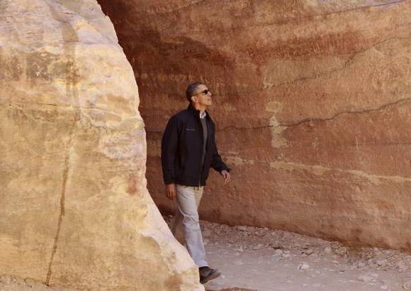 Reuters - Obama visit&#243; la antigua ciudad jordana de Petra.