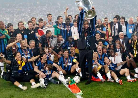 AP - El guión soñado por José Mourinho tuvo una estrella absoluta. El Príncipe Diego Milito reinó este sábado en el Santiago Bernabéu de Madrid y el Inter de Milán volvió al trono de Europa.