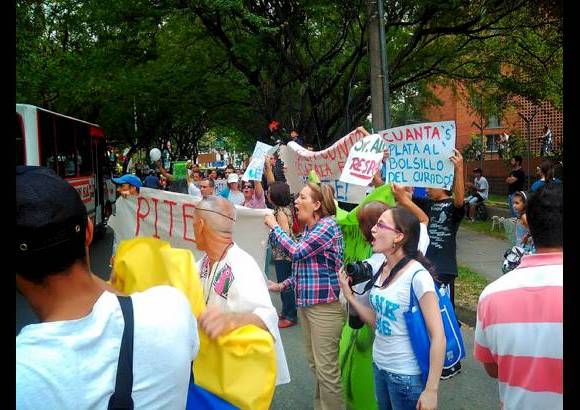 - &quot;&#191;Es esto innovaci&#243;n?&quot;, preguntaba uno de los carteles.