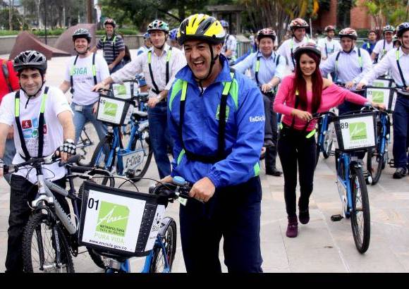Julio C&#233;sar Herrera - En la cita participaron funcionarios de la Alcald&#237;a de Medell&#237;n y miembros de la comunidad.