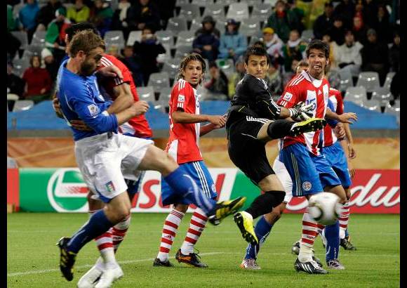 AP - La selección de Paraguay logró un valioso empate 1-1 en su debut mundialista ante Italia, vigente campeona, aunque su fútbol estuvo lejos del mostrado durante la brillante fase clasificatoria suramericana.