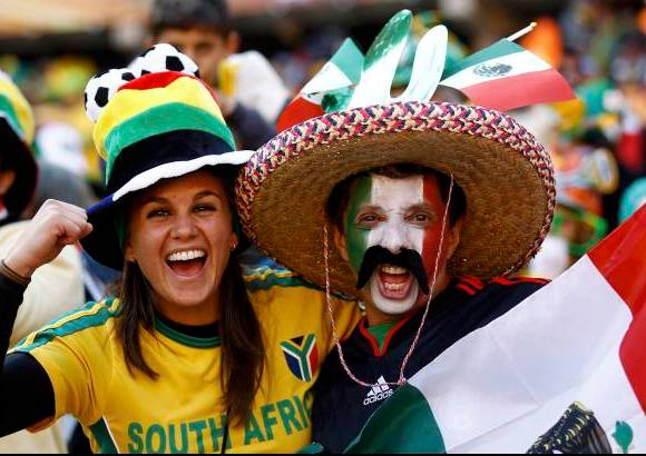 Reuters - Gran armonía entre los hinchas de ambas selecciones.