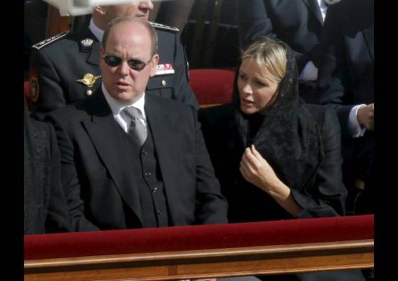 AP - Alberto y Charlene de M&#243;naco presentes en la ceremonia