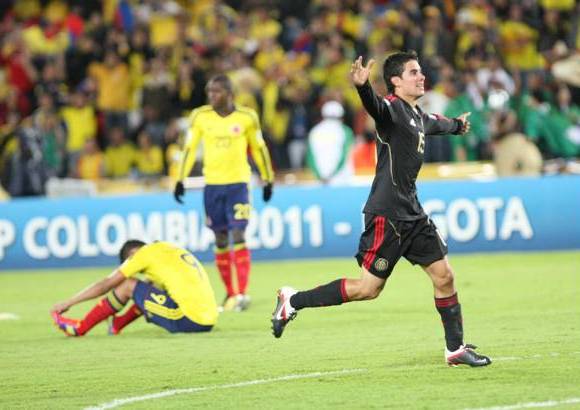 Hern&#225;n Vanegas - M&#233;xico super&#243; 3-1 a Colombia en El Camp&#237;n y clasific&#243; a semifinales.