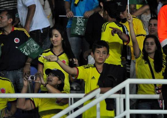 Colprensa - Buen apoyo para ambas selecciones desde las tribunas.
