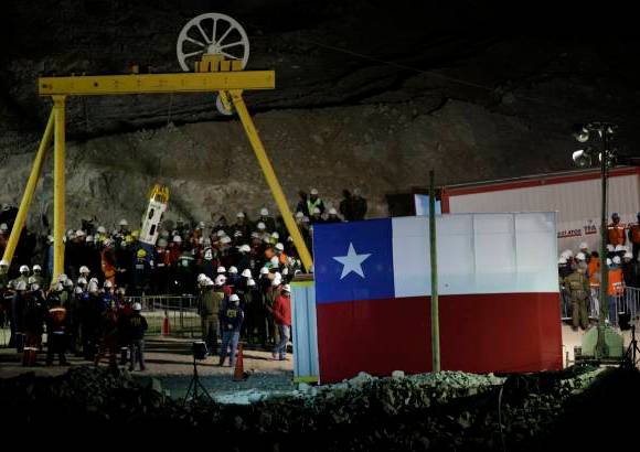 AP - Los familiares de los mineros pidieron que la mina se convierta en una especie de santuario.