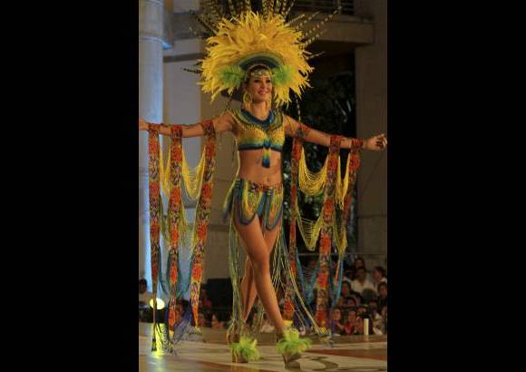 Foto Colprensa - Se&#241;orita Antioquia, Laura Trujillo Montoya, en su traje artesanal.