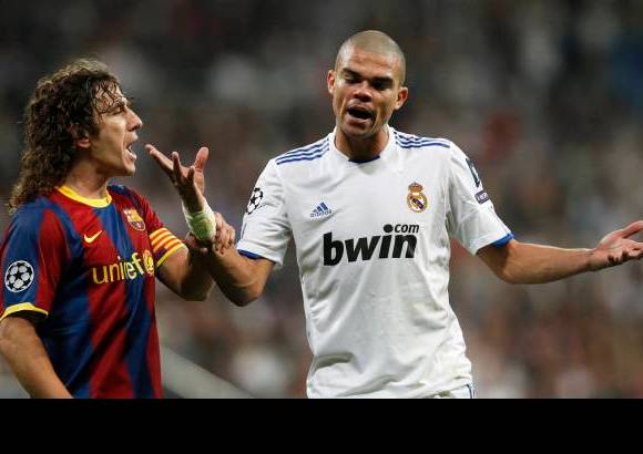 Reuters - Pepe, del Real Madrid, fue expulsado y fue el quinto partido consecutivo en el que un equipo dirigido por Mourinho acaba con 10 hombres.