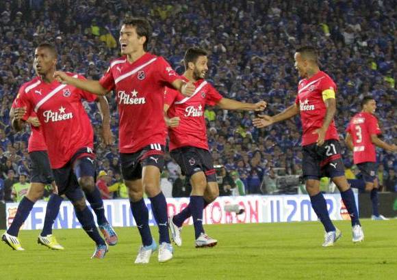 Colprensa - Millonarios alcanz&#243; la estrella 14 al superar en la gran final de la Liga Postob&#243;n II-2012 al Independiente Medell&#237;n. Dram&#225;tica definici&#243;n desde los penaltis despu&#233;s de empatar 0-0 en la ida y 1-1 este domingo.