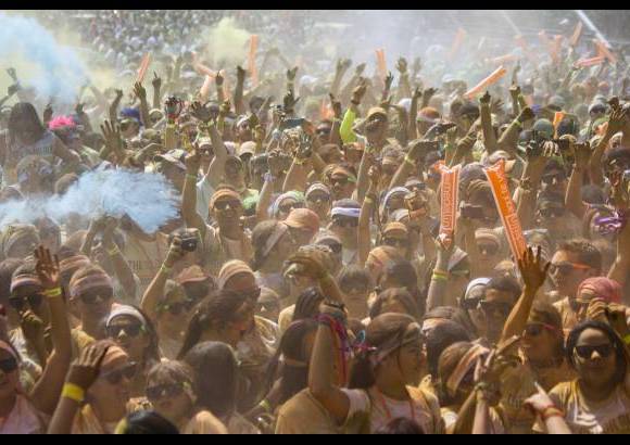 Esteban Vanegas - M&#225;s de 10.000 personas disfrutaron este domingo de los 5 kil&#243;metros m&#225;s divertidos del deporte. The color run pint&#243; de alegr&#237;a las calles de Medell&#237;n.