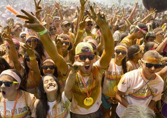 Esteban Vanegas - M&#225;s de 10.000 personas disfrutaron este domingo de los 5 kil&#243;metros m&#225;s divertidos del deporte. The color run pint&#243; de alegr&#237;a las calles de Medell&#237;n.