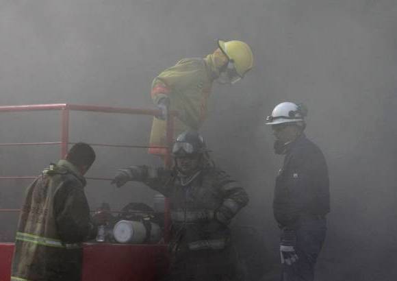 Reuters - Fuentes oficiales dijeron que algunos sobrevivientes narraron que dos decenas de hombres entraron al casino, aparentemente para robarlo y comenzaron a rociarlo con tanques de gasolina que llevaban con ellos.