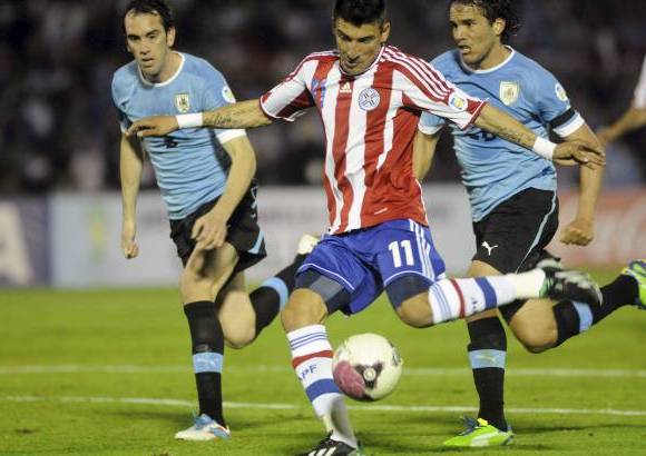 Reuters - Uruguay y Paraguay, dos equipos de capa ca&#237;da, igualaron 1-1 en Montevideo.