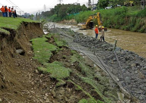 Fotos: Henry Agudelo - El sitio que est&#225; siendo analizado por la comisi&#243;n est&#225; ubicado a menos de 20 metros donde se present&#243; la falla en enero pasado y que oblig&#243; a la interrupci&#243;n del servicio por 10 horas.