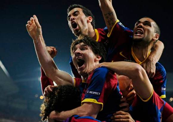 AP - Los azulgranas celebran y llegar&#225;n con la ventaja de dos goles para el juego de vuelta en su cancha, en el Camp Nou.