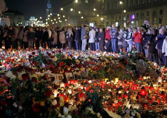 Reuters - Para muchos polacos, se trata ya de la mayor tragedia nacional vivida por Polonia desde la II Guerra Mundial.