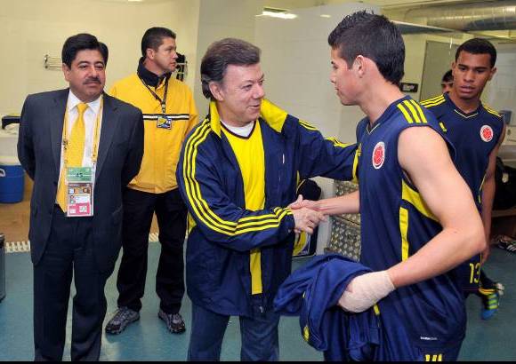 SIG - El presidente de Colombia, Juan Manuel Santos, se reuni&#243; con los jugadores antes del compromiso.