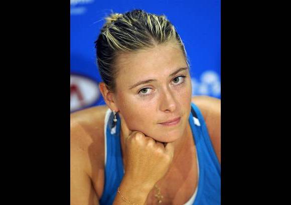AP - La bielorrusa, que dispuso de un 0-30 en contra en el tercer juego, comenz&#243; a reencontrarse con su tenis a partir de ese momento y encaden&#243; tres juegos consecutivos. En la foto Maria Sharapova.