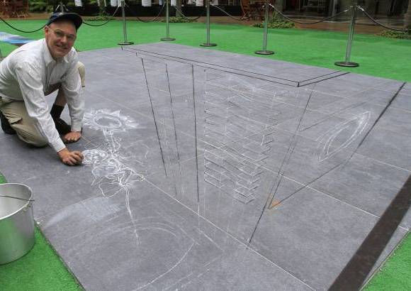 R&#243;binson S&#225;enz - El artista brit&#225;nico Julian Beever se especializ&#243; en el manejo de la &#243;ptica para crear efectos tridimensionales con sus pinturas hechas con tiza. Un trabajo que va de la calle a un centro comercial de Medell&#237;n.