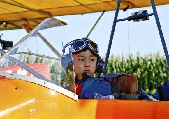 Reuters - Sorprendi&#243; al mundo el peque&#241;o piloto de 5 a&#241;os que sali&#243; con su entrenador en un vuelo de 35 minutos en China.