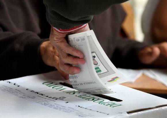 Róbinson Sáenz - Preocupados se mostraron los candidatos presidenciales y, miembros del Gobierno y de la Registraduría, con el alto porcentaje de abstención durante la jornada electoral de este domingo.