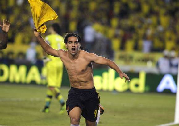 Juan Antonio S&#225;nchez - Radamel Falcao celebra el tercer gol de Colombia frente a Chile por las eliminatorias a Brasil 2014. Colombia clasific&#243; al Mundial despu&#233;s de 16 a&#241;os.