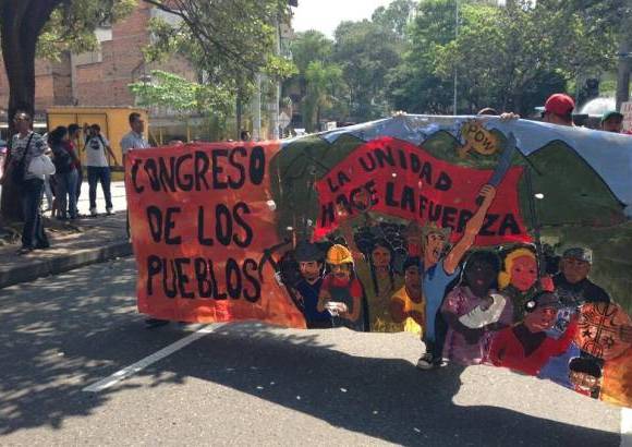 Cortes&#237;a - Varias organizaciones de v&#237;ctimas e ind&#237;genas se hicieron presentes en la marcha del 9 de abril en Medell&#237;n